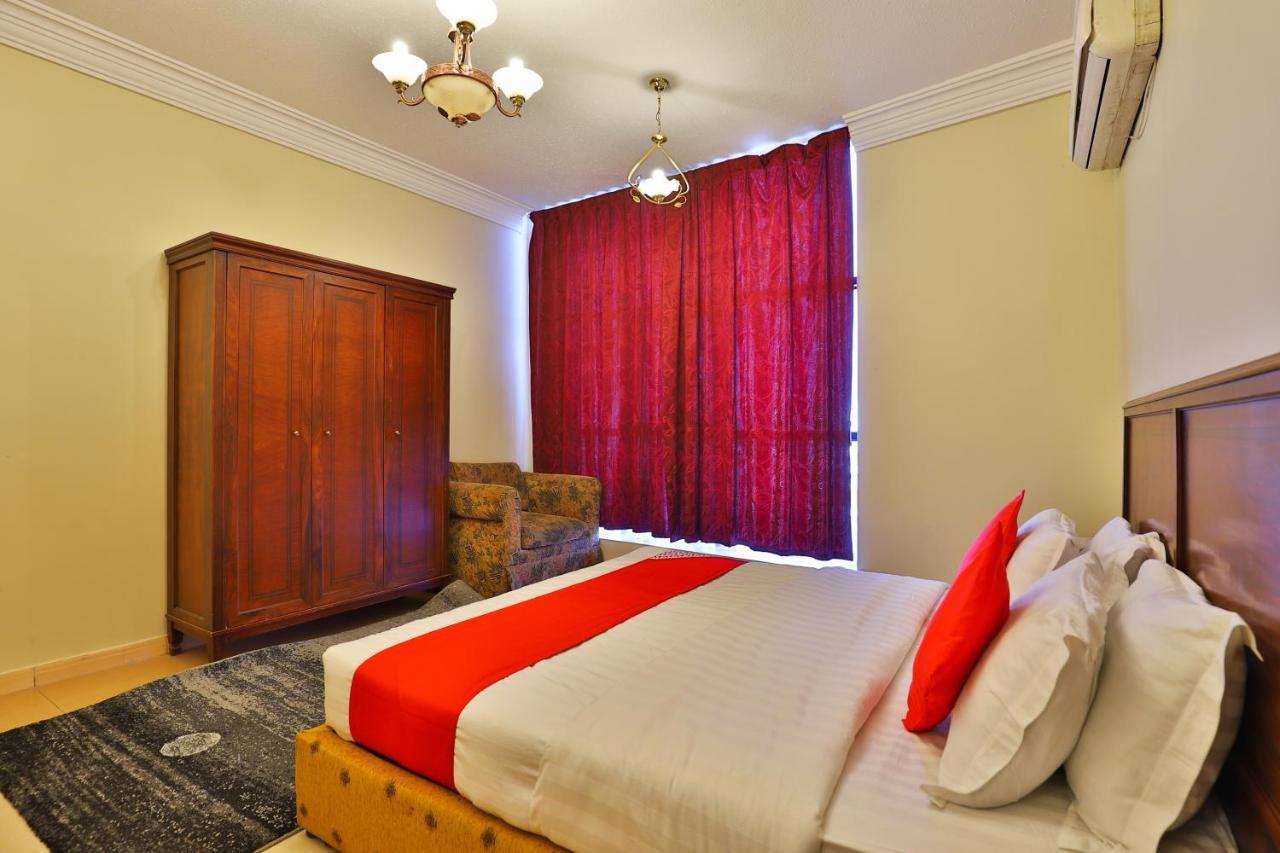 Hotel Oyo 369 Arwa Alqosor à Abha Extérieur photo